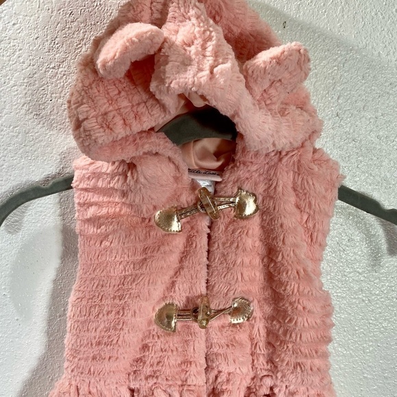 Little Lass Pink faux fur peplum vest size 2T - Picture 3 of 9